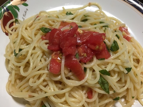 トマトバジルと生ハム冷製パスタ